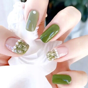 24 Pieces Square Short Green Pearl Press on Nails